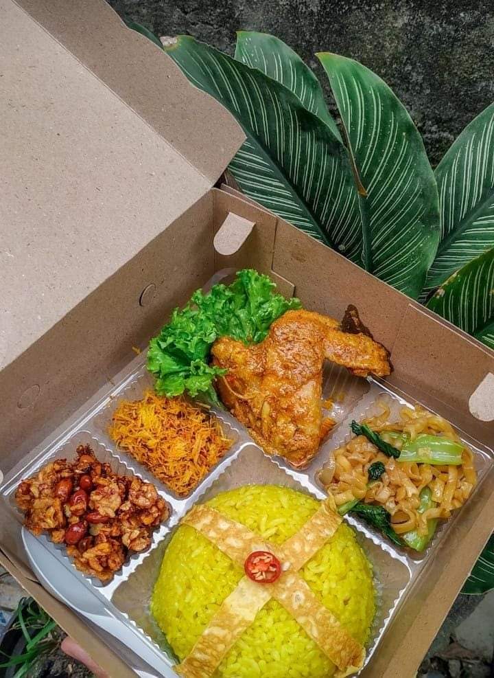 PAKET BOX NASI KUNING