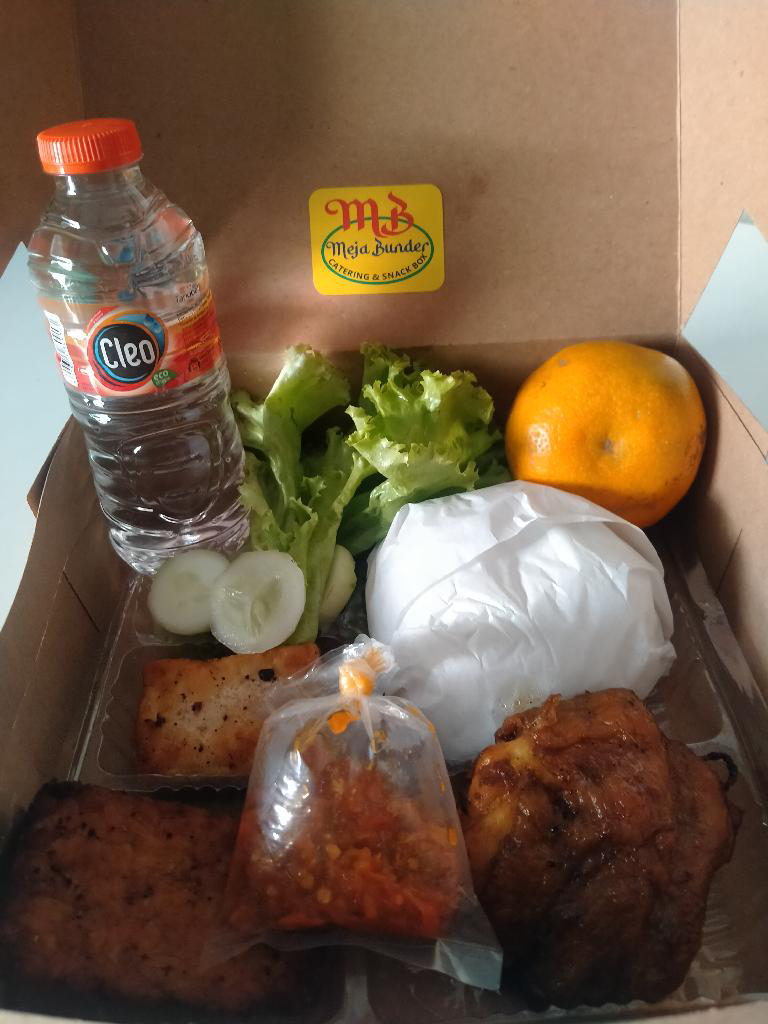 nasi ayam bakar. 1