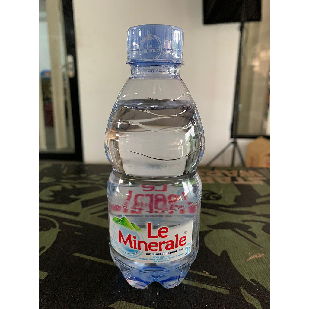 Air mineral 330ml. 1
