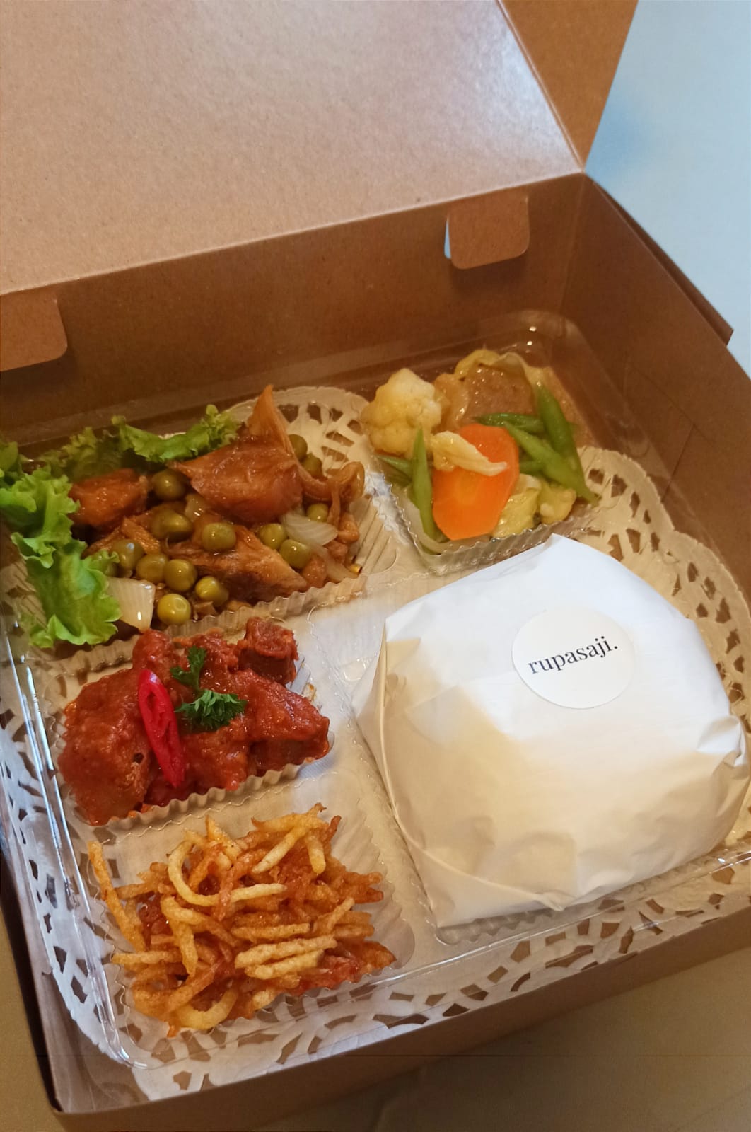 Paket Nasi Box Prameswari Rupasaji