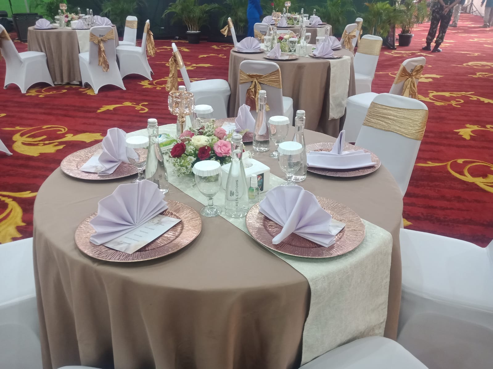 SET TABLE MENU B