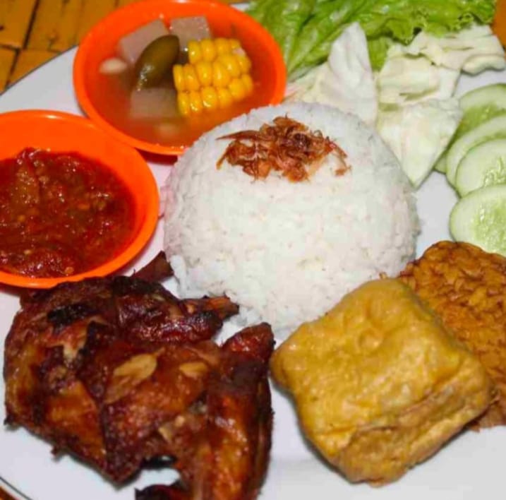 Nasi Paket Ayam Bakar