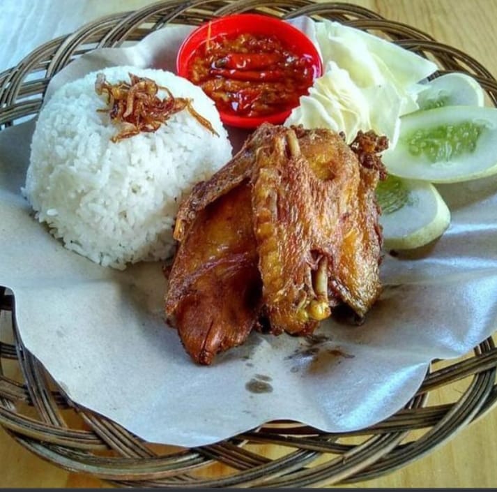 Nasi Ayam Goreng