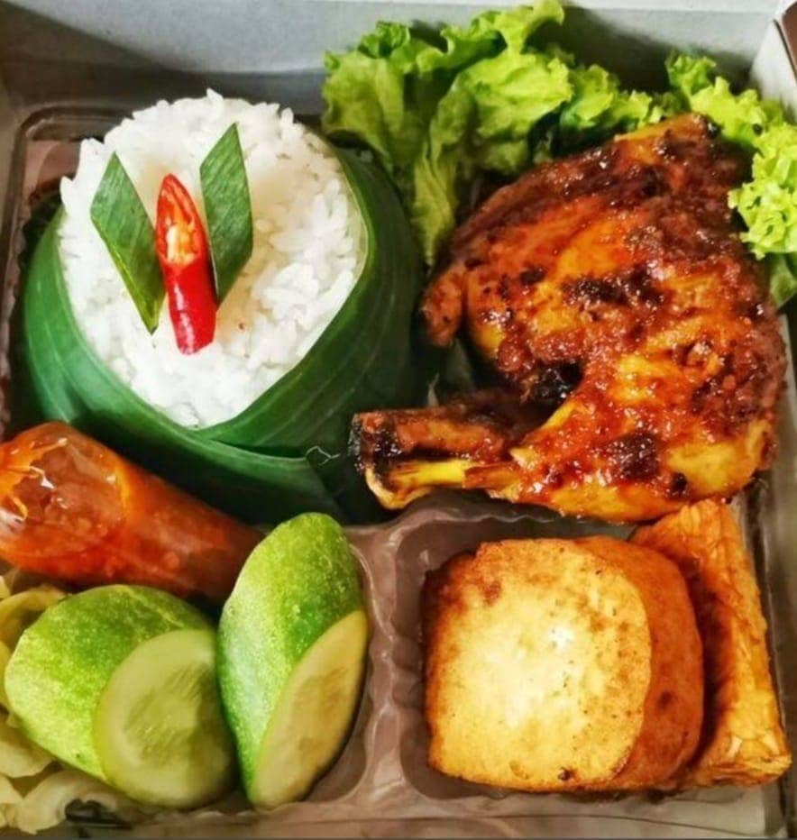 Nasi Ayam Bakar Komplit