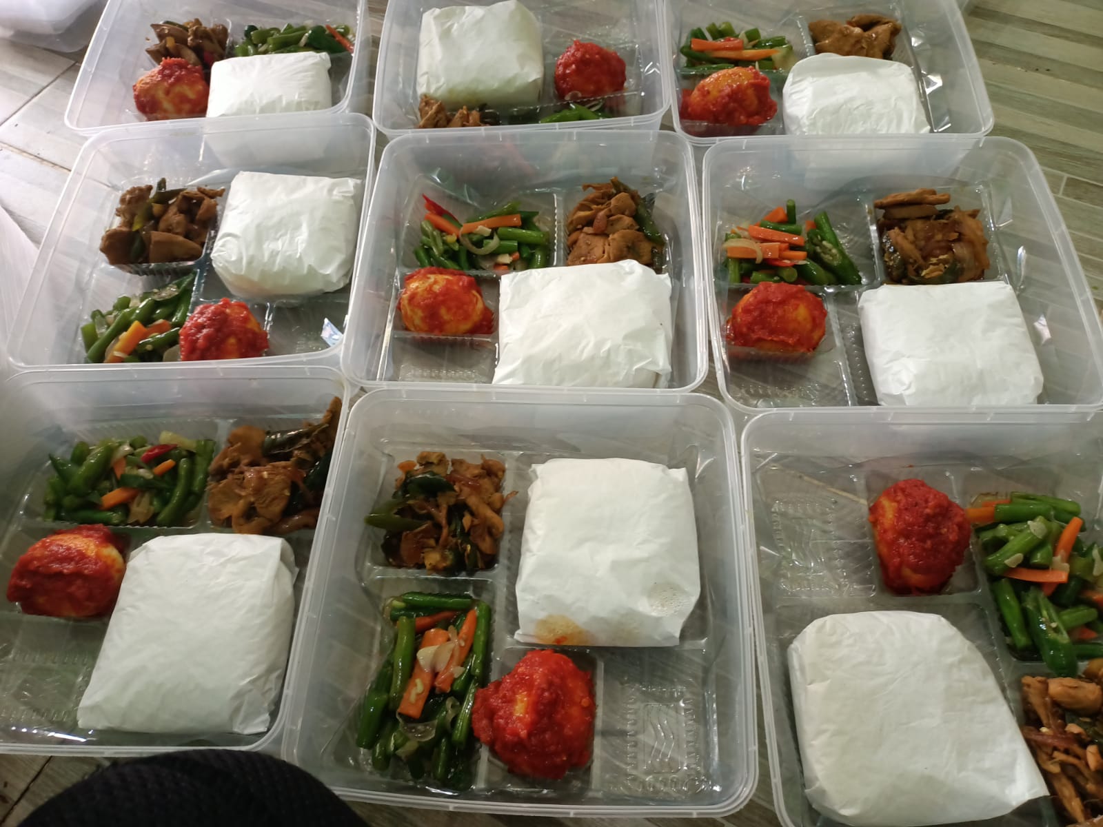 Demplon Nasi Box