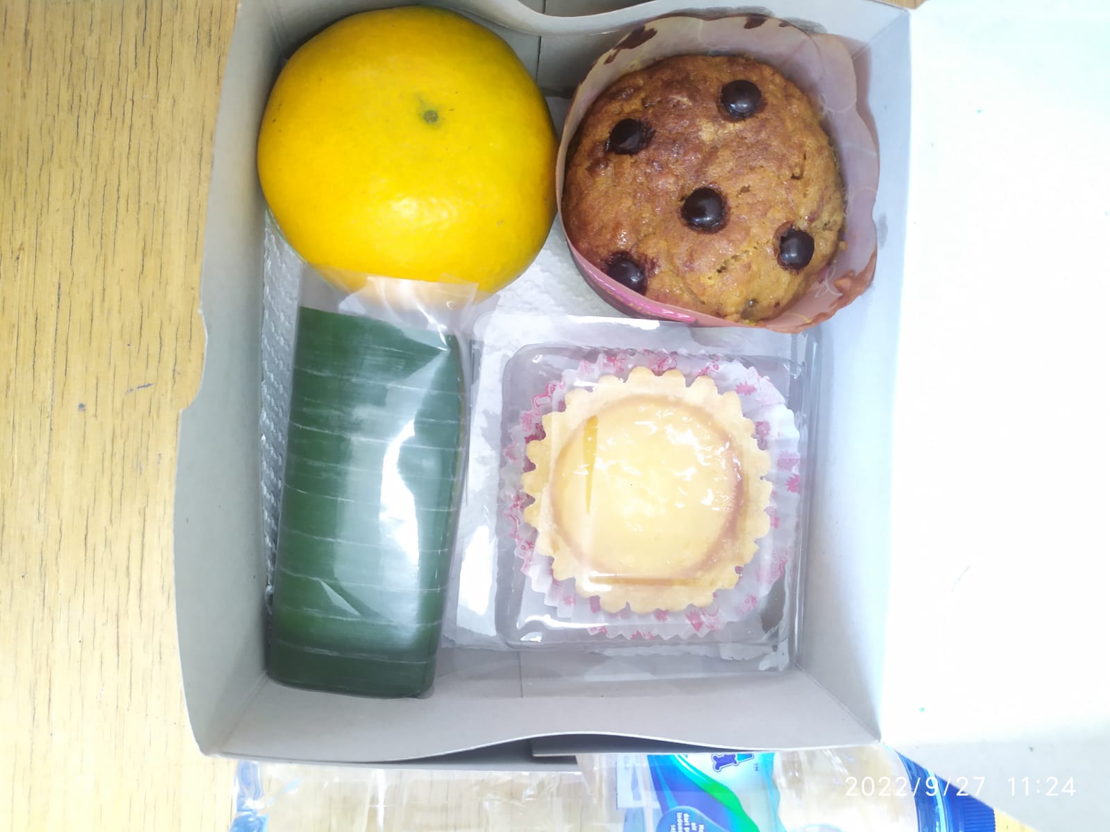 Snack Box 1 Dewie Tan Food &amp; Cakes
