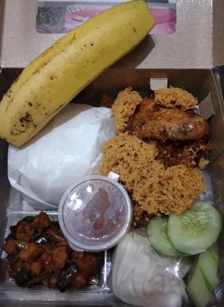 Paket Nasi Box Ayam Kremes