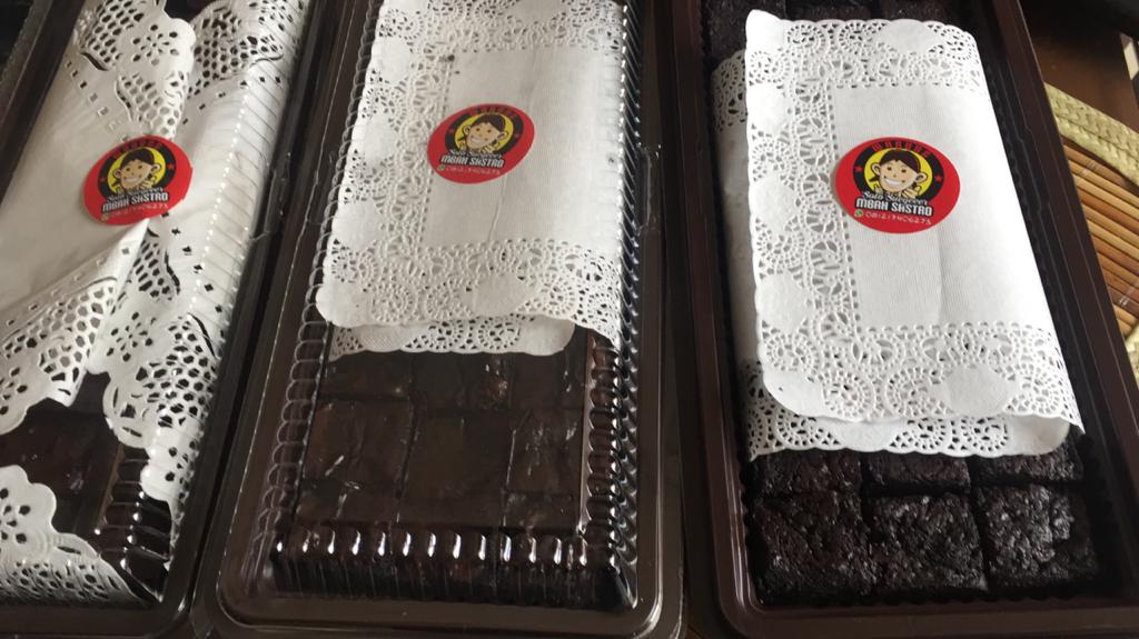BROWNIS