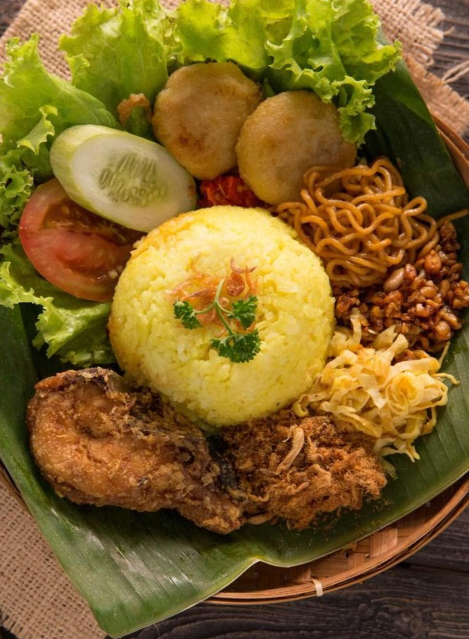 Nasi Kuning Menado1