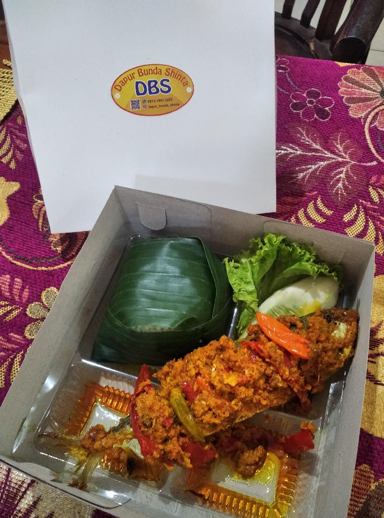 Nasi Box Pesmol Ikan Kembung1