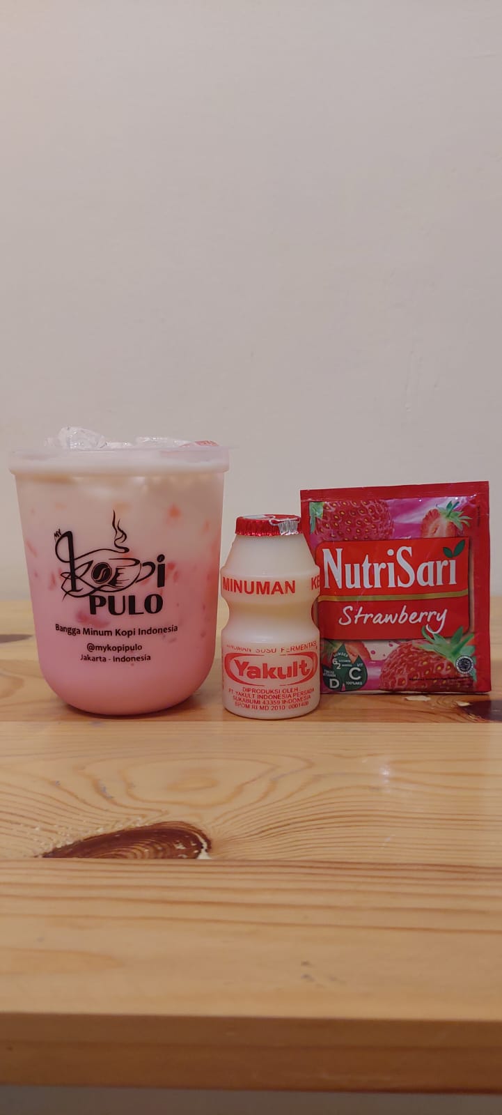 YAKULT STRAWBERRY