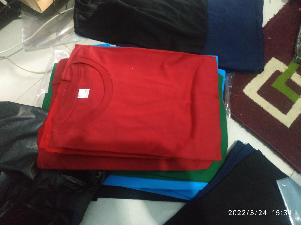 kaos polos1