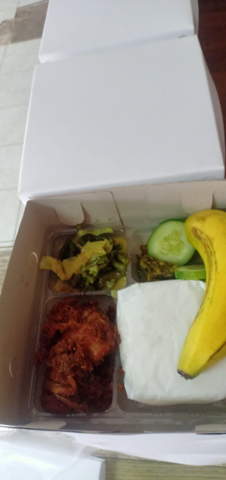 Nasi box Dendeng Batoko