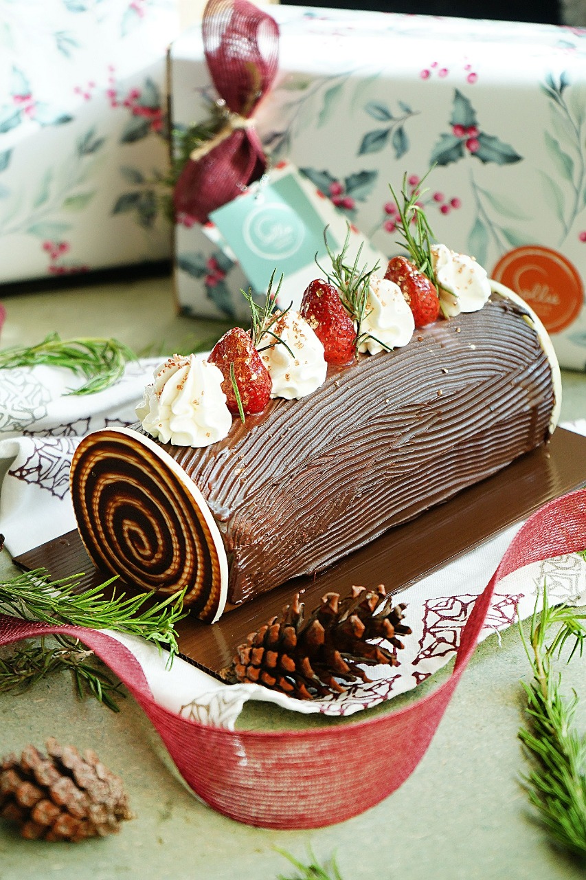 Hampers Natal 5 ( Yule Log Cake )