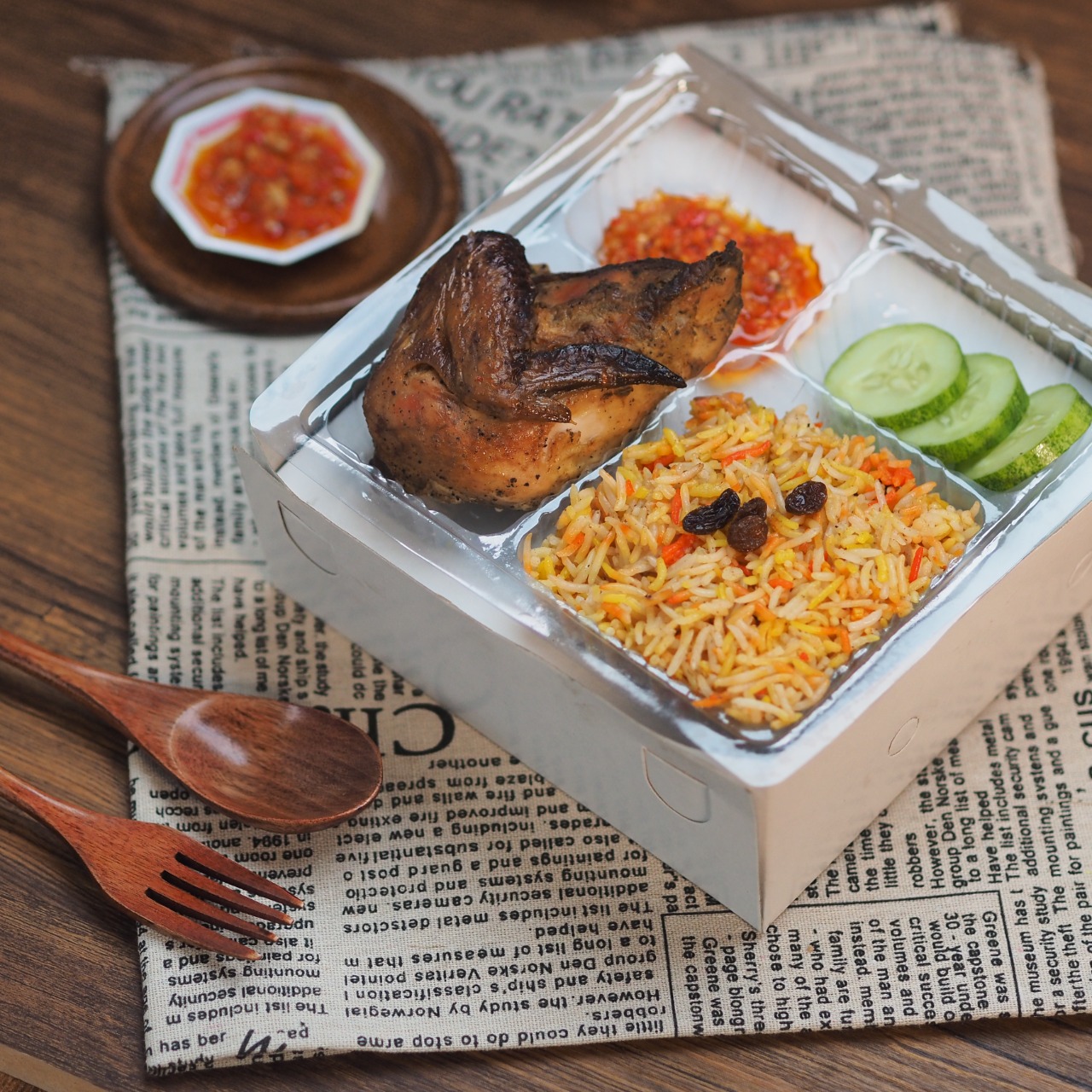 Nasi Kebuli Ayam Panggang/ Rempah/ Asap + Sambal + Timun