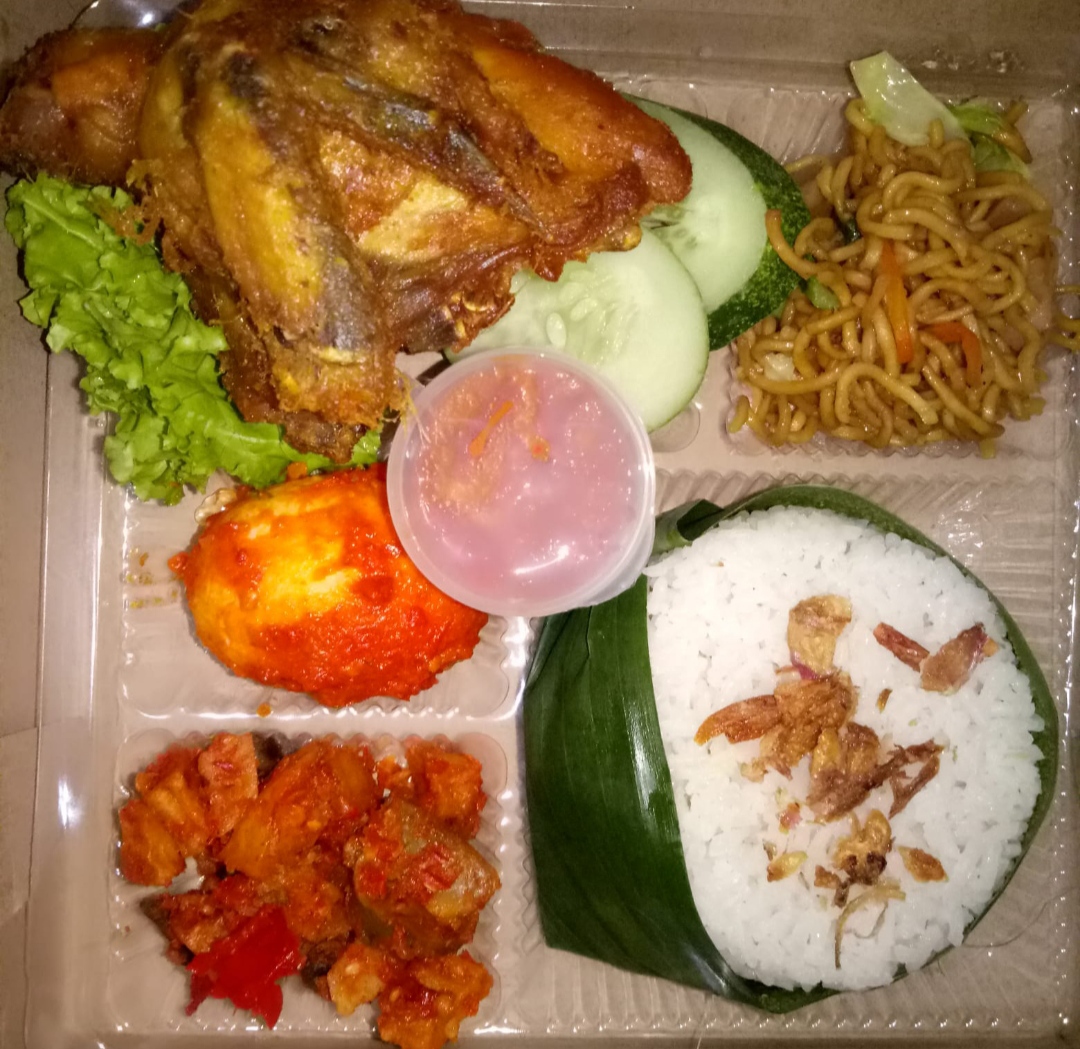 Nasi box RFino's Snack &amp; Cathering