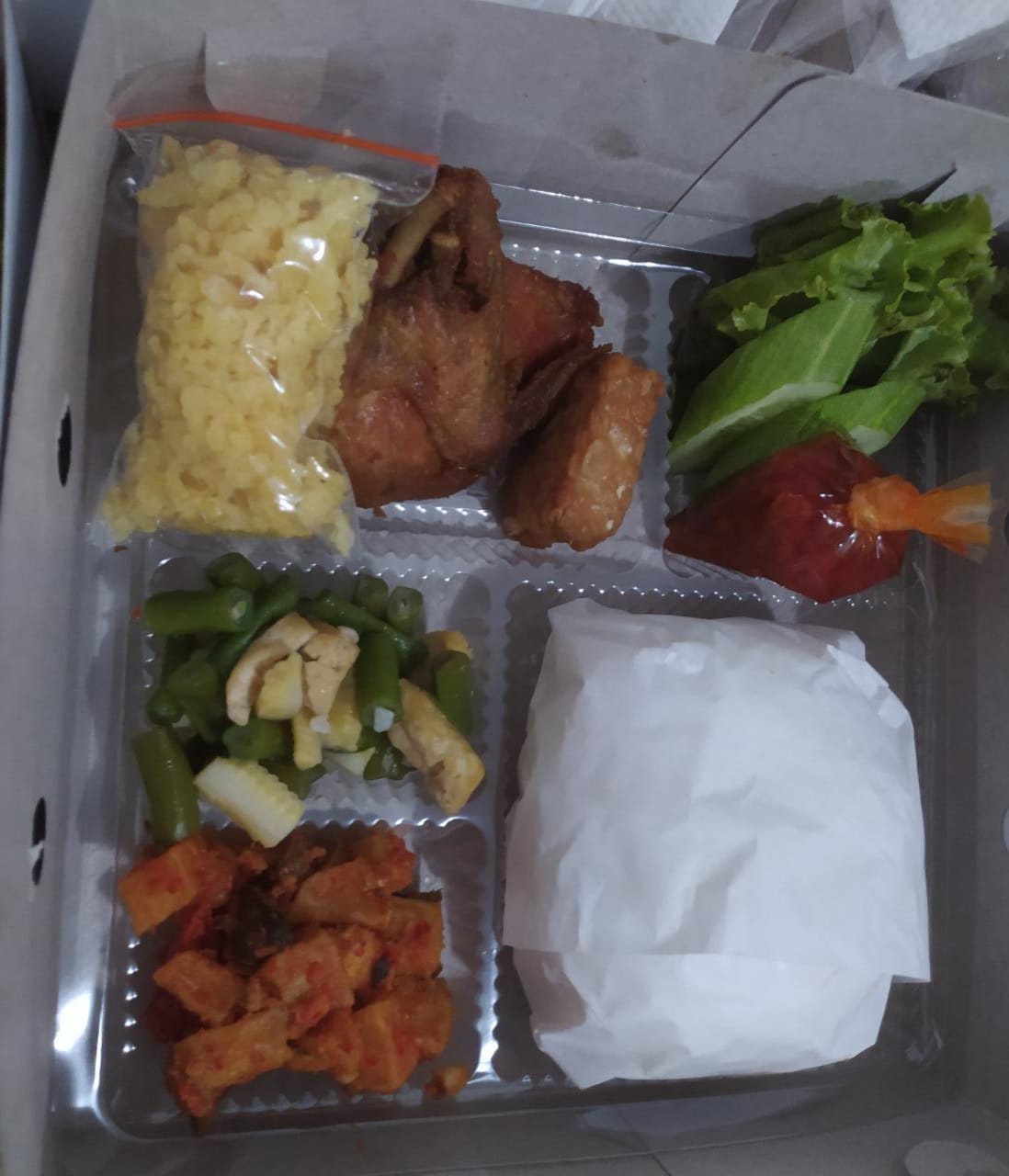 Paket nasi ayam goreng tulang lunak_kemangi