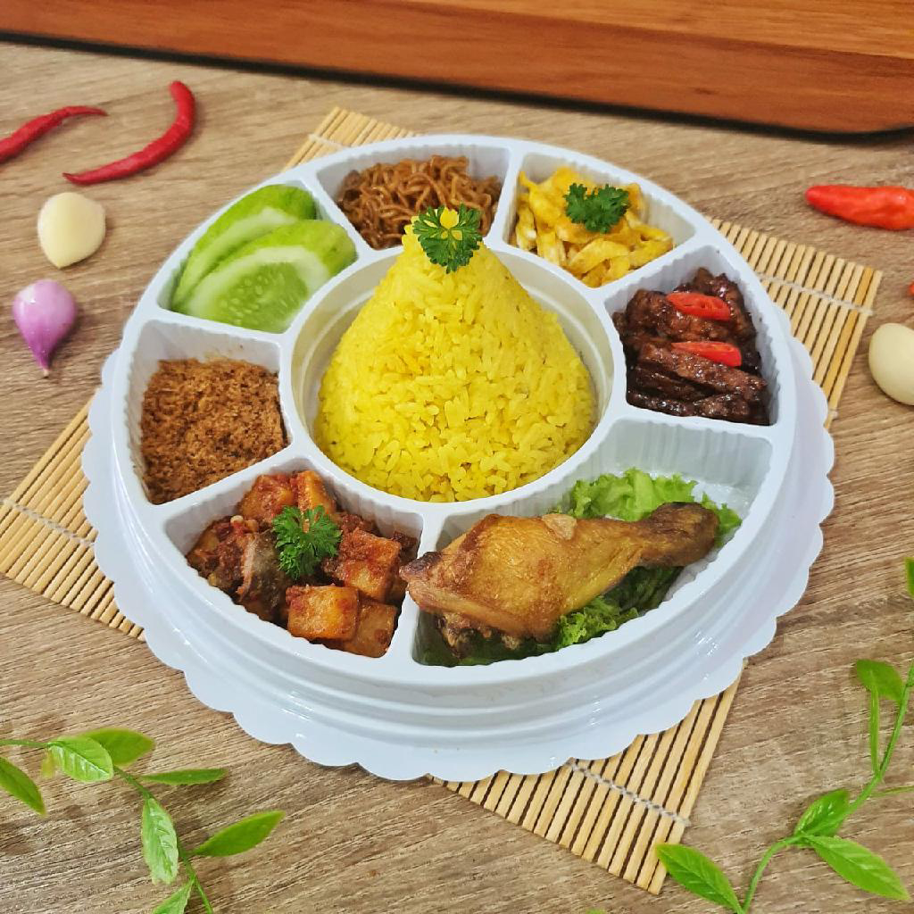 Nasi Kuning (Tumpeng)1