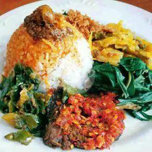 2. Nasi box dendeng komplit1