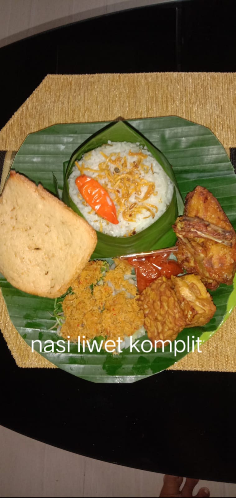 Nasi liwet ayam goreng/ayam bakar