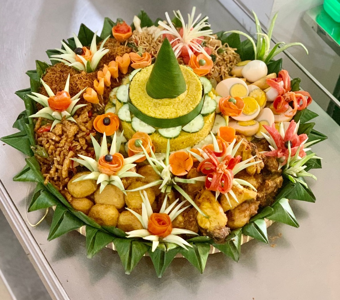 Tumpeng ayam gr lengkuas