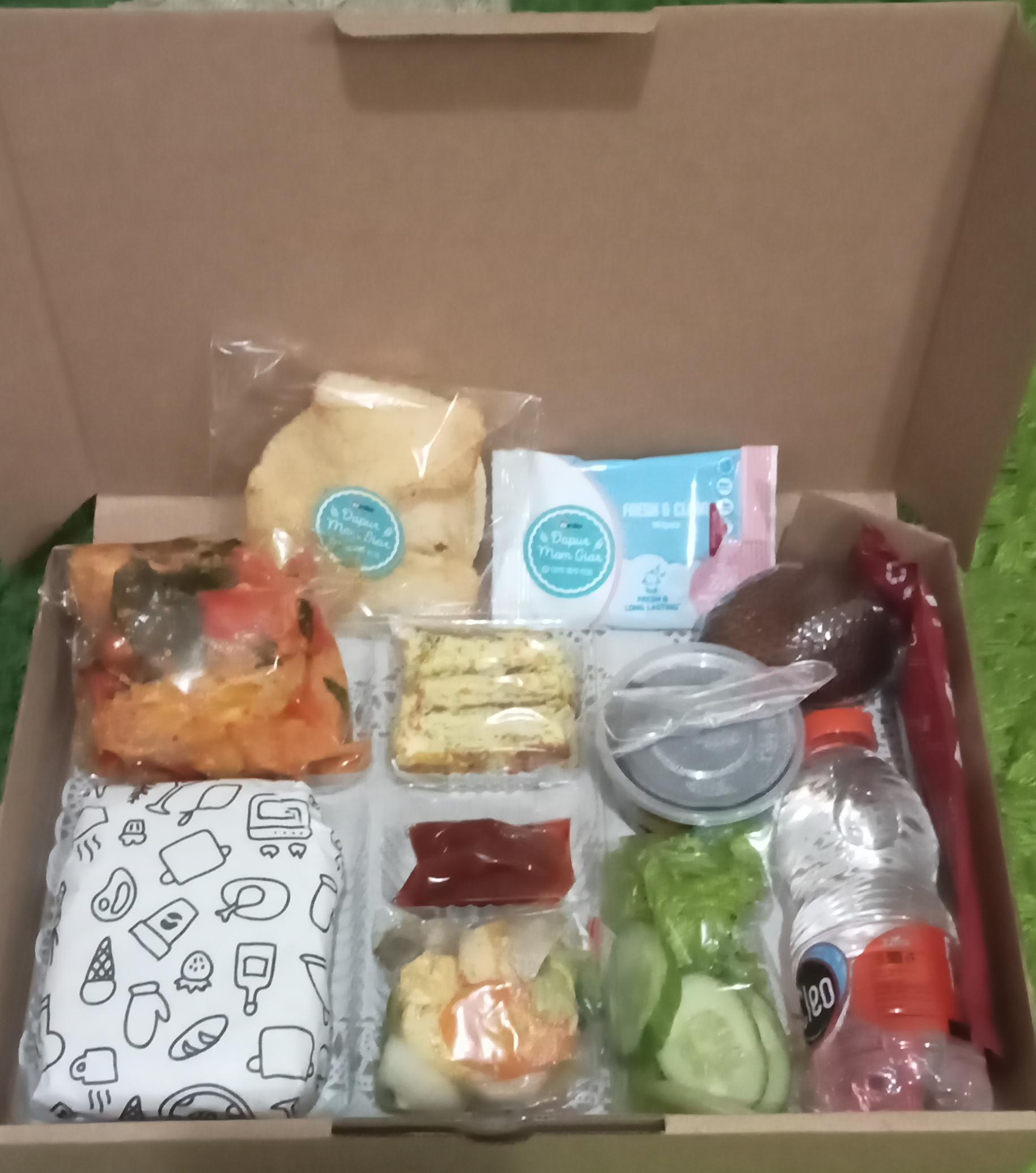 Lunch box premium Dapur Mom Giar1