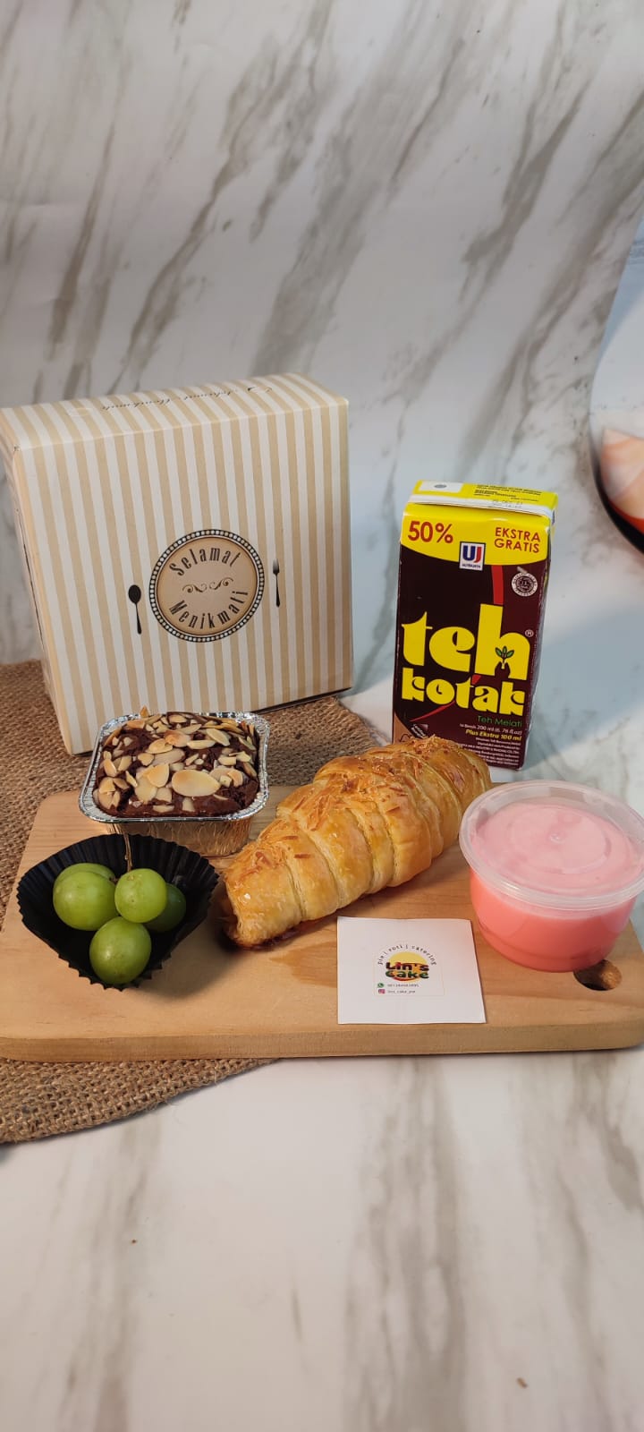 Snack Box Paket Croissant Cheese