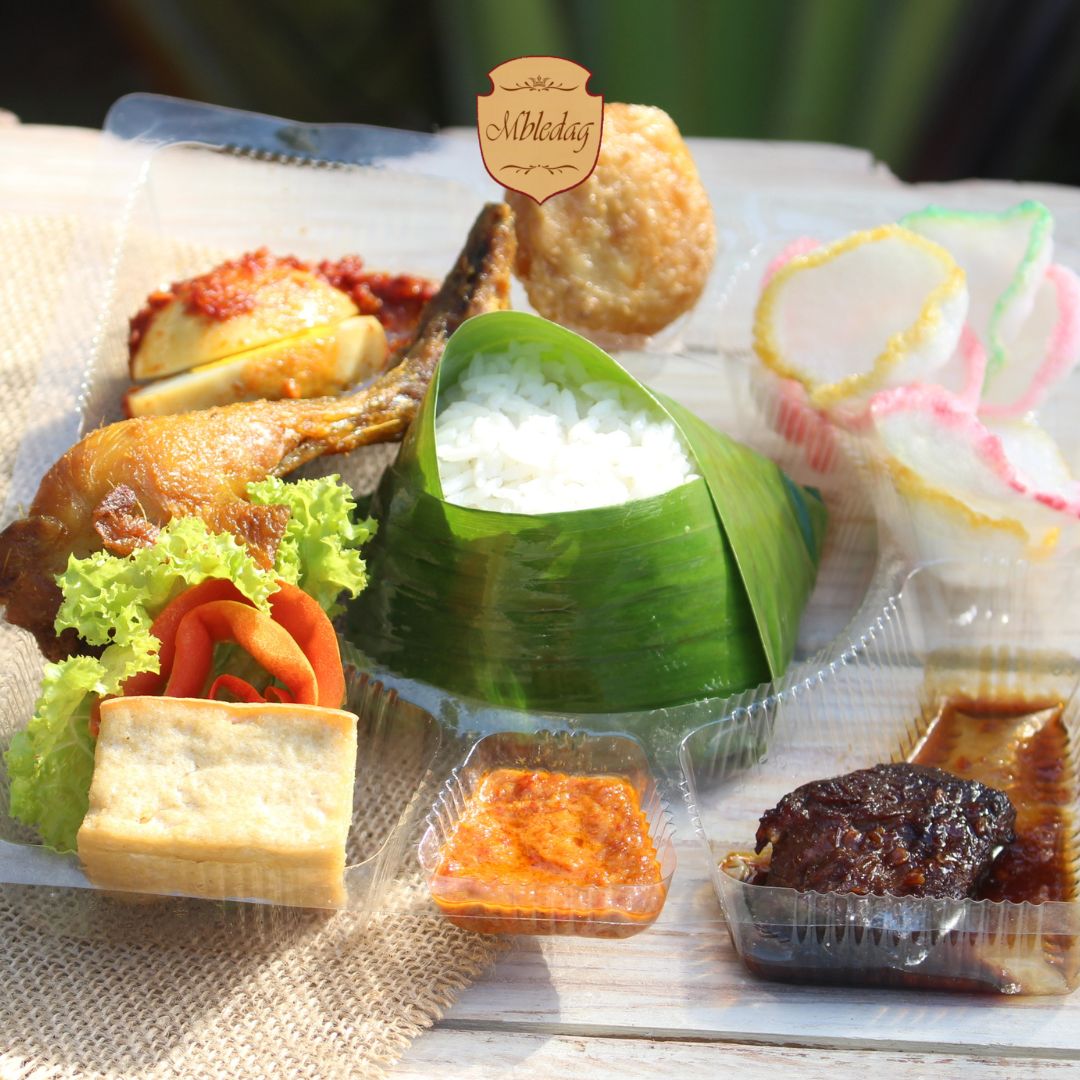 Paket Nusantara Nasi Uduk Betawi (Box) by Mbledag Catering