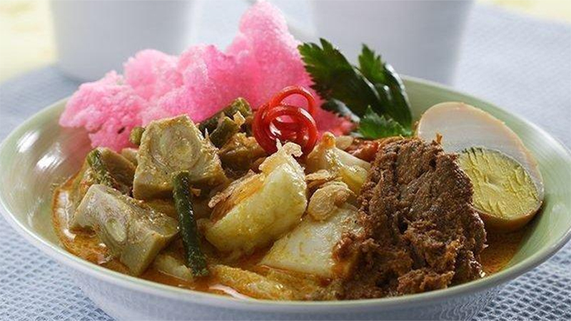 Ketupat / Lontong Sayur Padang Spesial