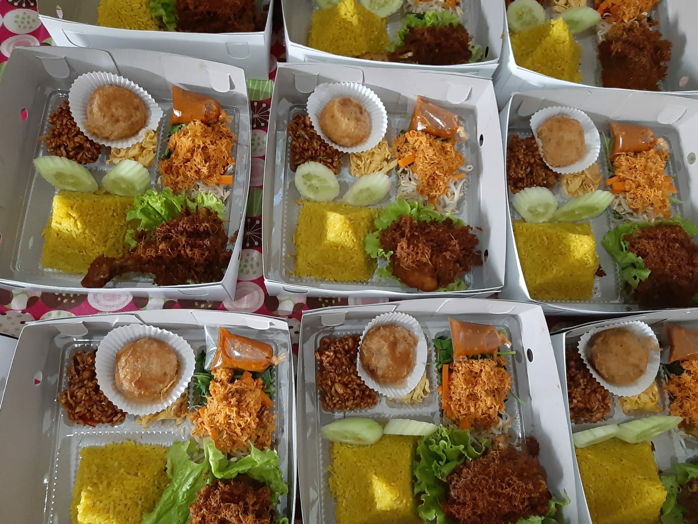 NASI KUNING KOMPLIT