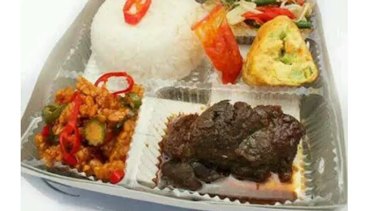 Paket Nasi Box Semur Daging