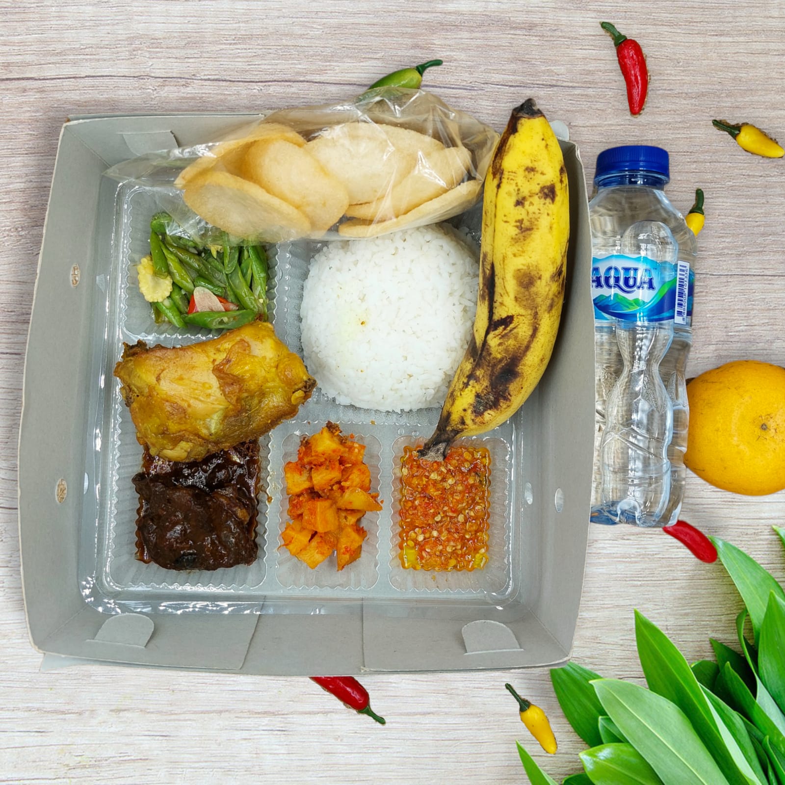 Nasi Box Paket Ayam Goreng