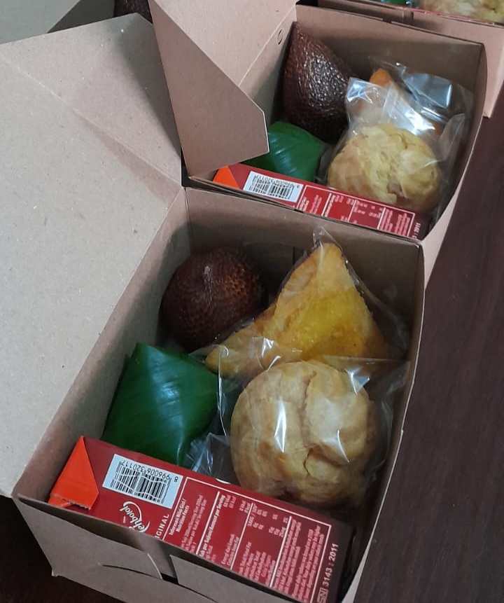 ANEKA SNACK BOX