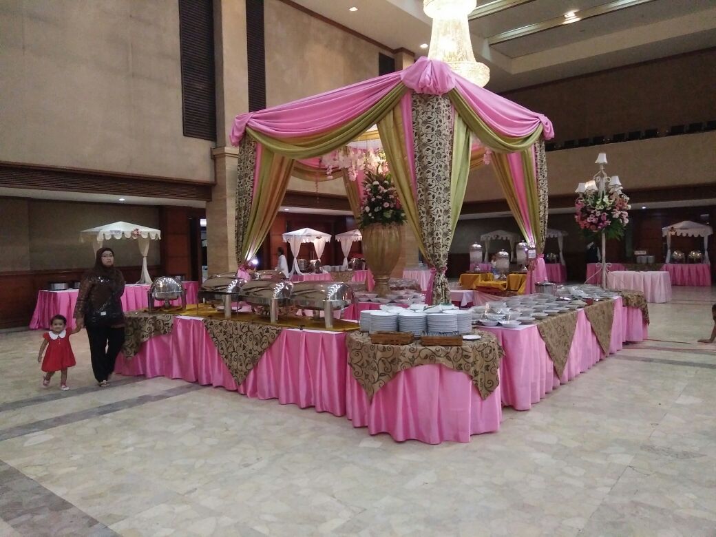 Paket Prasmanan &amp; 3 Gubug Ressa Catering A