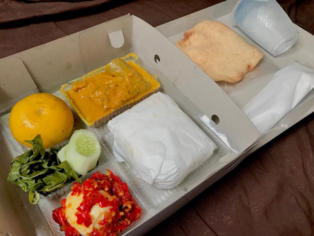 4. Nasi Box Tunjang, Telor, Komplit1