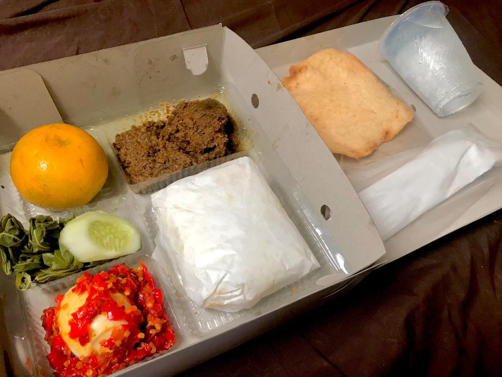 1. Nasi Box Rendang, Telor Komplit1