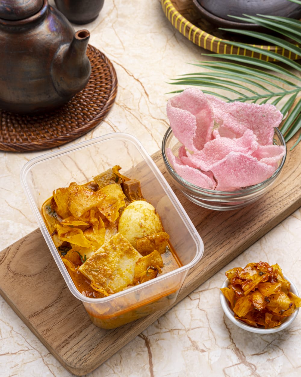 Lontong Sayur Nangka + Telor + Keripik