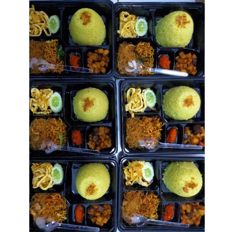 Paket Nasi Kuning