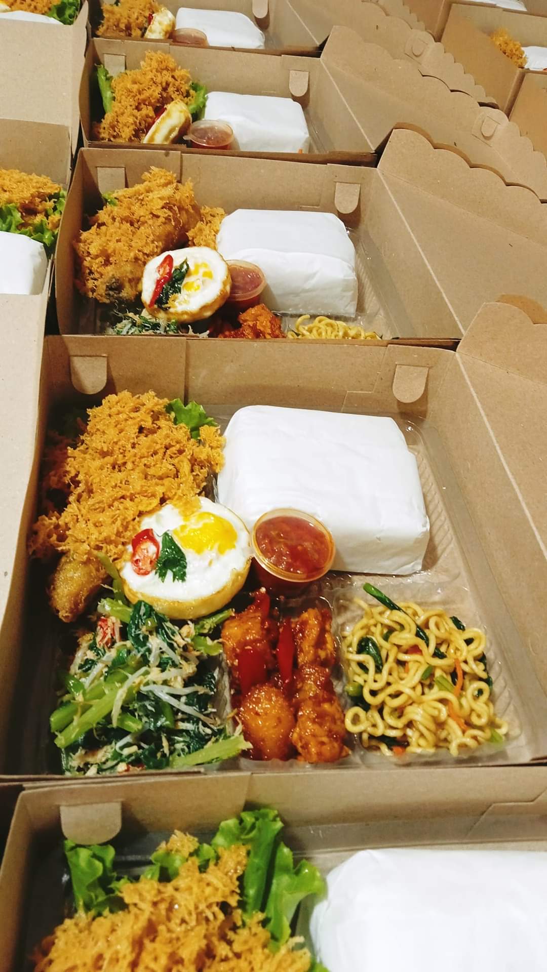 PAKET NASI YOLUV.ID A