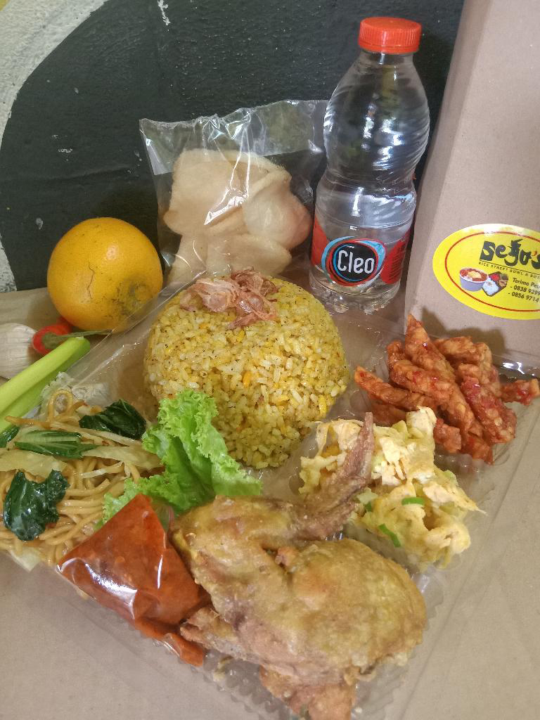 Nasi Uduk / Kuning Komplit2