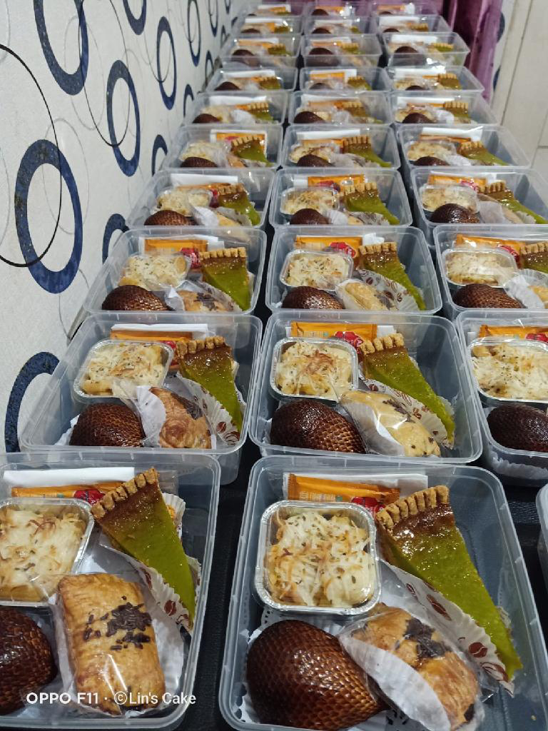Paket Snack Box Pie Susu Pandan Slice | Lin's Cake1