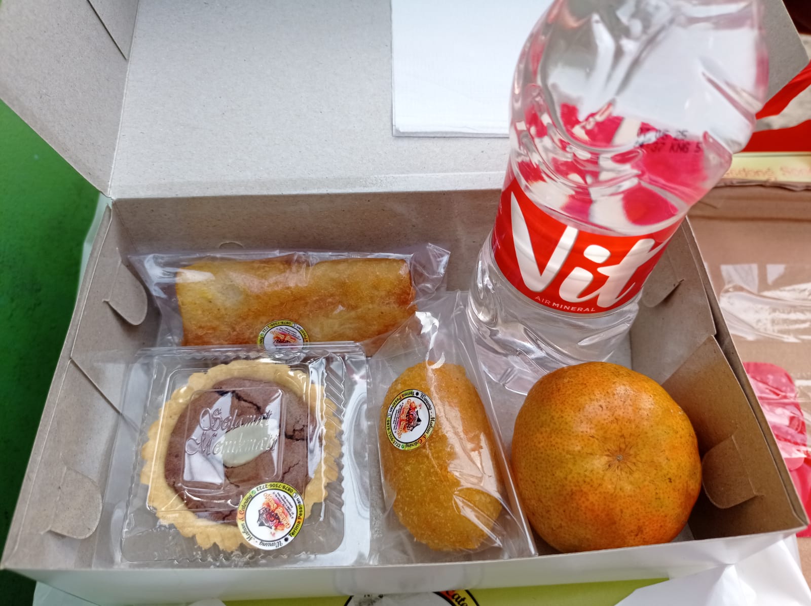 ANEKA SNACK BOX