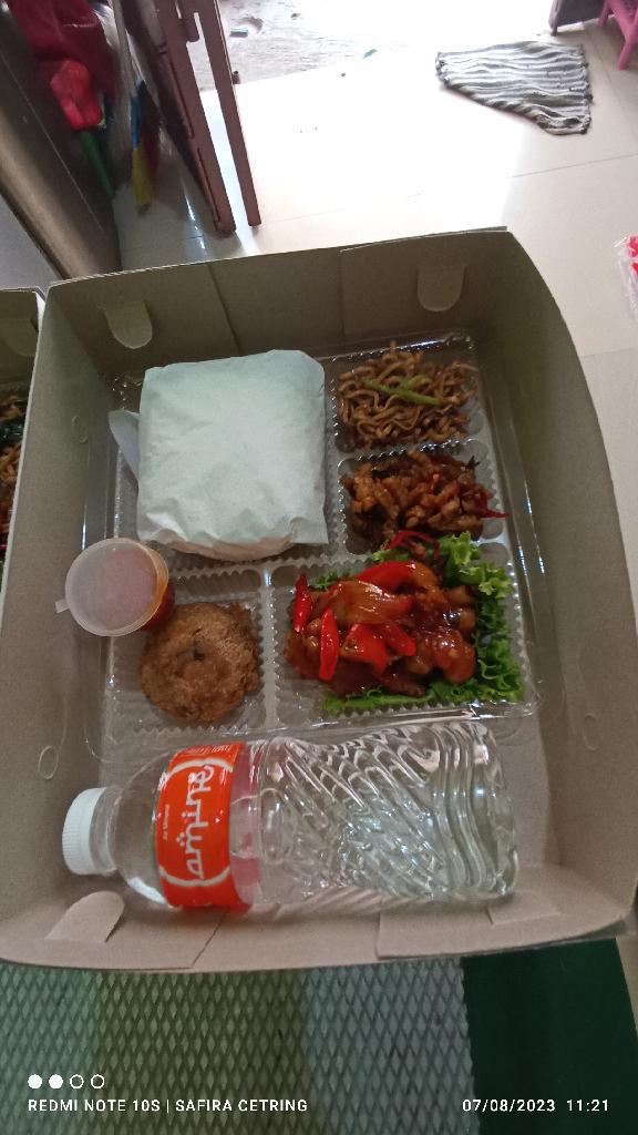 paket nasi box: ayam saus padang2