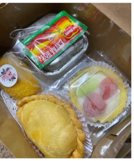 Contoh isi snack box 2
