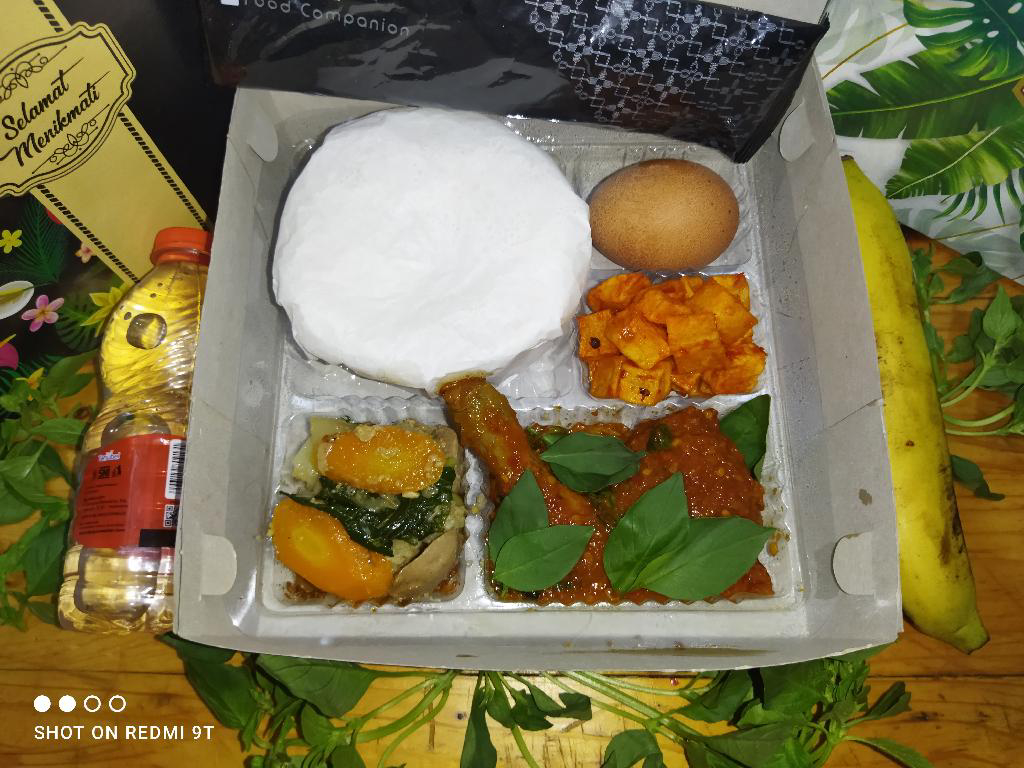 Nasi Putih Ayam Bumbu Kemangi Mak Eno3