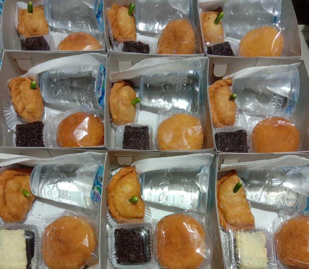 Paket Snack Box 18