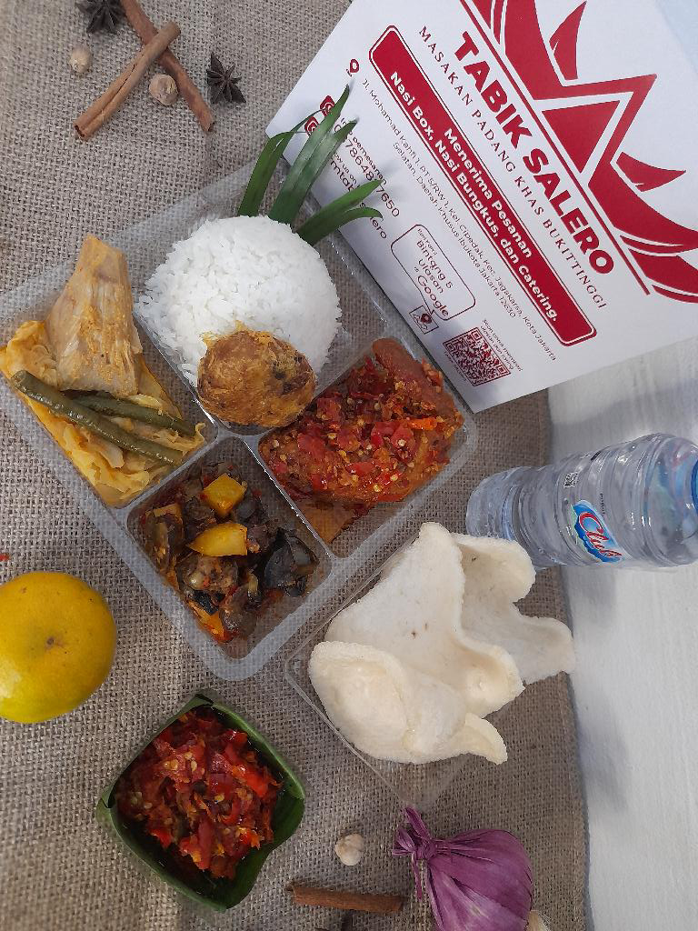 Paket Nasi Padang - Ayam Balado dan Sambal Ati1
