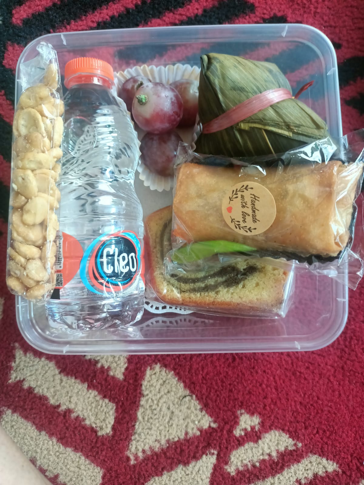 Snack Box Smile Cake &amp; Food C