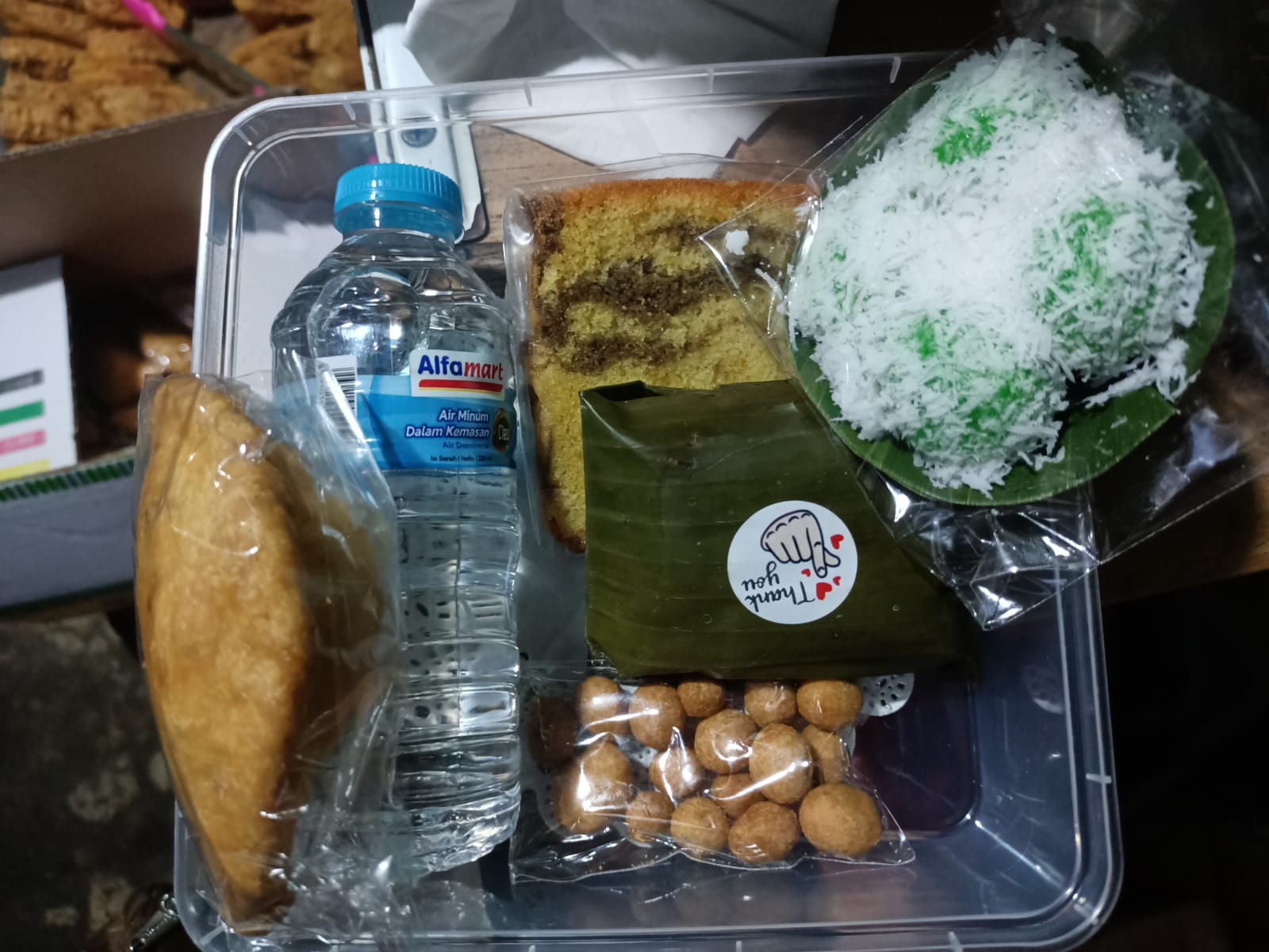 Snack Box Smile Cake &amp; Food G
