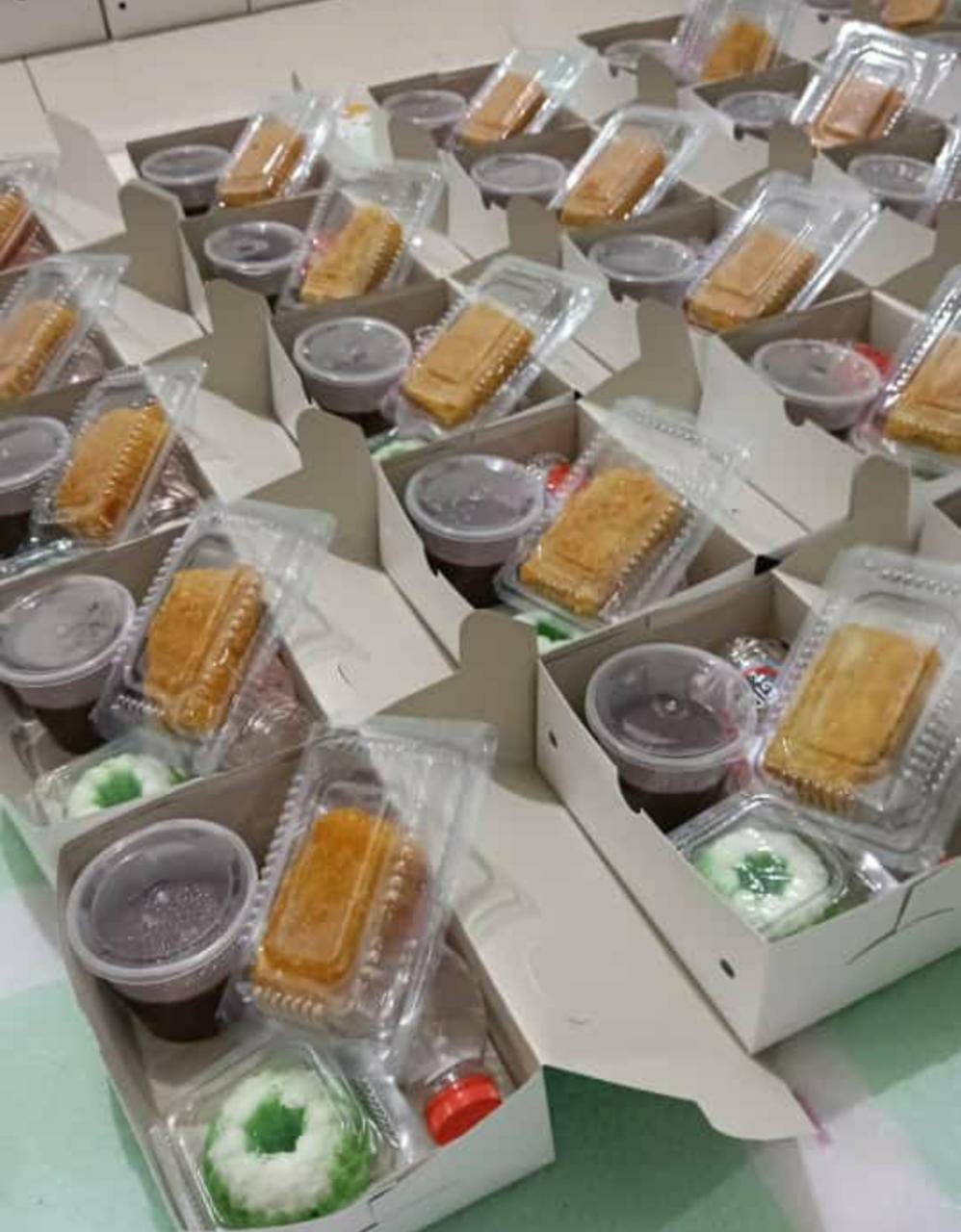 SNACK BOX DAPUR MAMA OLLA